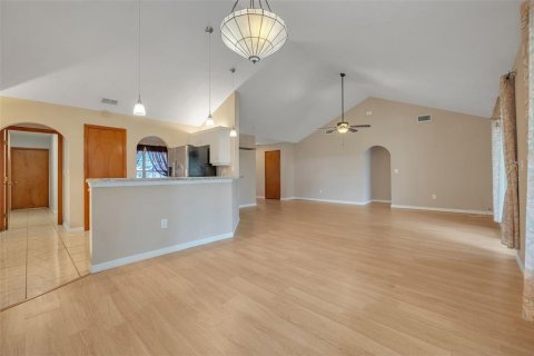 Villa ou maison à vendre à Edgewater, Floride: 5 chambres, 233.46 m2 № 1266710 - photo 6