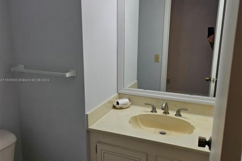 Condo in Boca Raton, Florida, 2 bedrooms  № 1228914 - photo 21