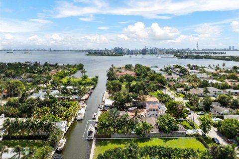 Casa en venta en Miami, Florida, 4 dormitorios, 219.62 m2 № 1355096 - foto 4