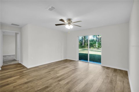 House in Port Charlotte, Florida 3 bedrooms, 117.99 sq.m. № 645946 - photo 6