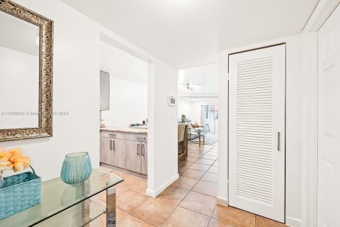 Copropriété à vendre à Davie, Floride: 2 chambres, 69.68 m2 № 1332431 - photo 4