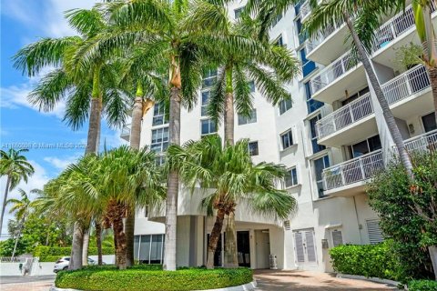 Copropriété à louer à Miami Beach, Floride: 2 chambres, 98.48 m2 № 1332337 - photo 17