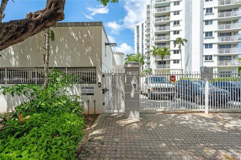 Copropriété à louer à Miami Beach, Floride: 2 chambres, 98.48 m2 № 1332337 - photo 20