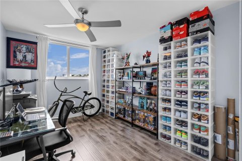 Copropriété à louer à Miami Beach, Floride: 2 chambres, 98.48 m2 № 1332337 - photo 10