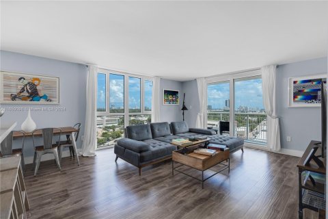 Copropriété à louer à Miami Beach, Floride: 2 chambres, 98.48 m2 № 1332337 - photo 2