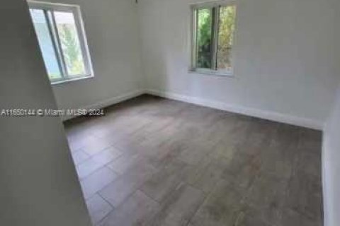 Immobilier commercial à vendre à Miami, Floride: 115.94 m2 № 1332339 - photo 22