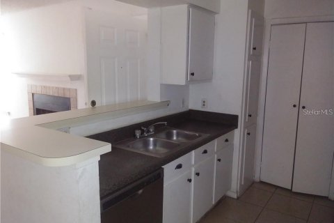 Condo in Orlando, Florida, 2 bedrooms  № 1313824 - photo 3