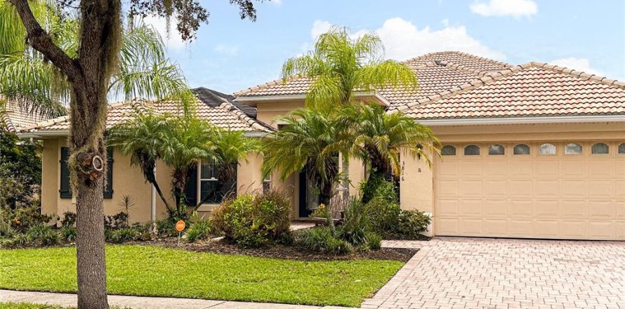 House in BELLALAGO in Kissimmee, Florida 5 bedrooms, 281.68 sq.m. № 1278139