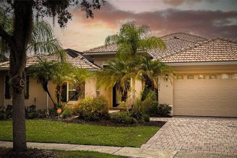 House in BELLALAGO in Kissimmee, Florida 5 bedrooms, 281.68 sq.m. № 1278139 - photo 27