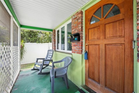 Casa en venta en Tampa, Florida, 2 dormitorios, 107.3 m2 № 1313022 - foto 11