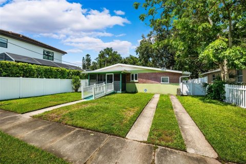 Villa ou maison à vendre à Tampa, Floride: 2 chambres, 107.3 m2 № 1313022 - photo 29