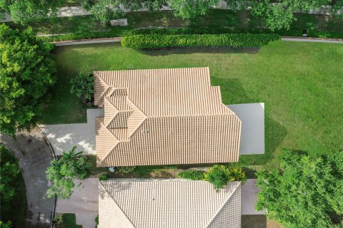 House in Coral Springs, Florida 3 bedrooms, 175.77 sq.m. № 1228584 - photo 15