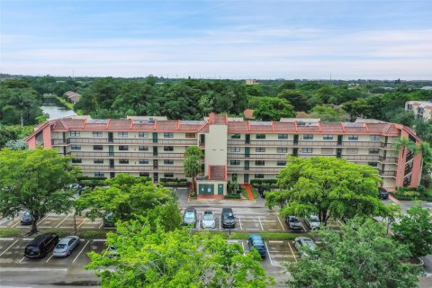 Condo in Coconut Creek, Florida, 2 bedrooms  № 1228582 - photo 14