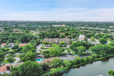 Condo in Coconut Creek, Florida, 2 bedrooms  № 1228582 - photo 2