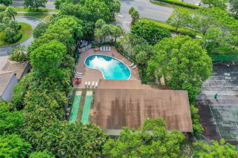 Copropriété à vendre à Coconut Creek, Floride: 2 chambres, 121.61 m2 № 1228582 - photo 7