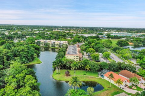 Condominio en venta en Coconut Creek, Florida, 2 dormitorios, 121.61 m2 № 1228582 - foto 9