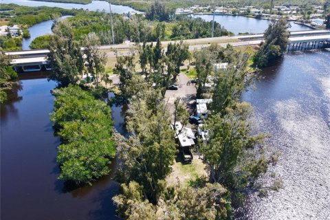 Immobilier commercial à vendre à North Port, Floride: 70.51 m2 № 1142828 - photo 9