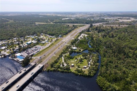 Купить коммерческую недвижимость в Норт-Порт, Флорида 70.51м2, № 1142828 - фото 4