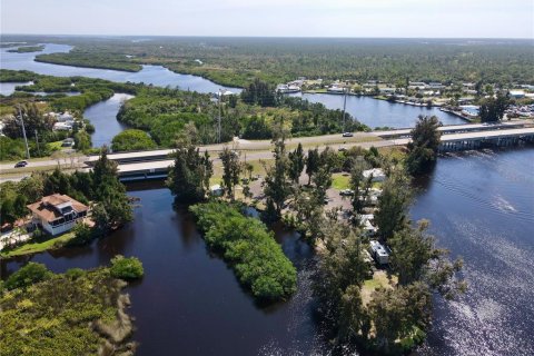 Immobilier commercial à vendre à North Port, Floride: 70.51 m2 № 1142828 - photo 3