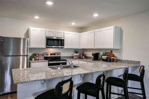 Villa ou maison à vendre à Kissimmee, Floride: 4 chambres, 154.68 m2 № 959976 - photo 3