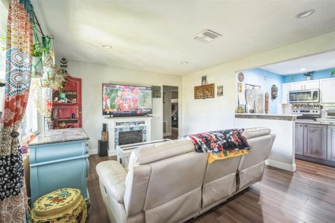 Casa en alquiler en Tampa, Florida, 3 dormitorios, 123.84 m2 № 1349203 - foto 18