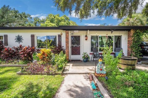 Villa ou maison à louer à Tampa, Floride: 3 chambres, 123.84 m2 № 1349203 - photo 1