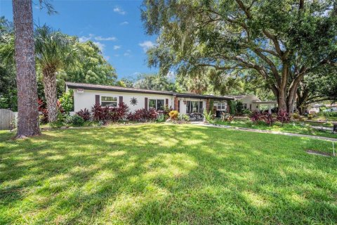 Villa ou maison à louer à Tampa, Floride: 3 chambres, 123.84 m2 № 1349203 - photo 2