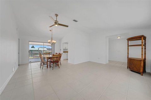 Villa ou maison à vendre à Port Charlotte, Floride: 2 chambres, 140.65 m2 № 1190919 - photo 9