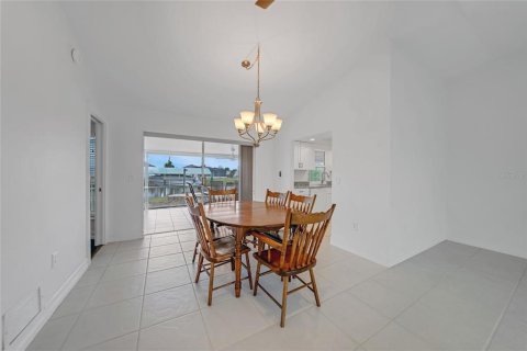 Villa ou maison à vendre à Port Charlotte, Floride: 2 chambres, 140.65 m2 № 1190919 - photo 13