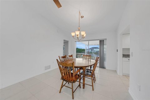 Villa ou maison à vendre à Port Charlotte, Floride: 2 chambres, 140.65 m2 № 1190919 - photo 12