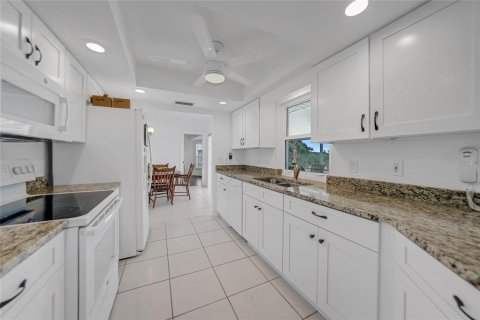 Villa ou maison à vendre à Port Charlotte, Floride: 2 chambres, 140.65 m2 № 1190919 - photo 17