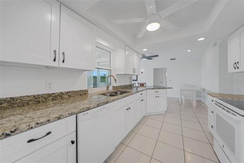 Villa ou maison à vendre à Port Charlotte, Floride: 2 chambres, 140.65 m2 № 1190919 - photo 19