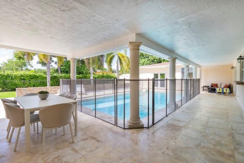 Villa ou maison à vendre à Pinecrest, Floride: 4 chambres, 269.42 m2 № 1347968 - photo 18