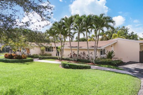 Villa ou maison à vendre à Pinecrest, Floride: 4 chambres, 269.42 m2 № 1347968 - photo 3