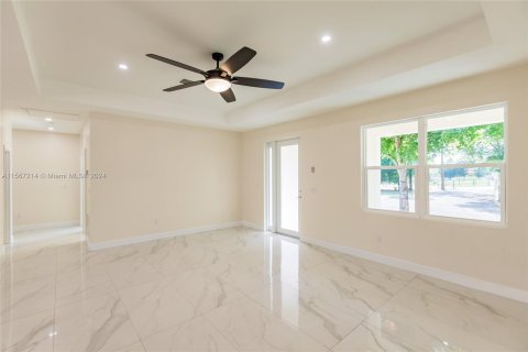 Villa ou maison à vendre à Clewiston, Floride: 3 chambres, 188.41 m2 № 1104155 - photo 16