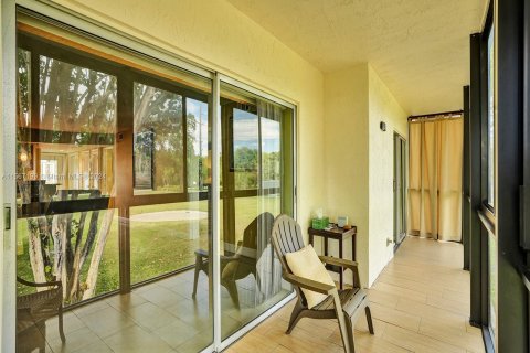 Copropriété à vendre à Pembroke Pines, Floride: 2 chambres, 145.86 m2 № 1104154 - photo 23