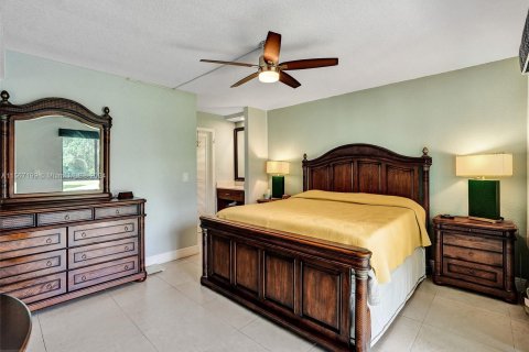 Condo in Pembroke Pines, Florida, 2 bedrooms  № 1104154 - photo 25