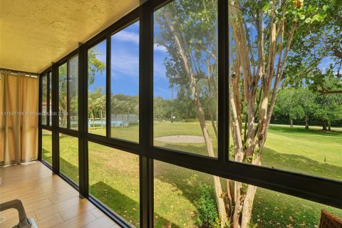 Copropriété à vendre à Pembroke Pines, Floride: 2 chambres, 145.86 m2 № 1104154 - photo 22