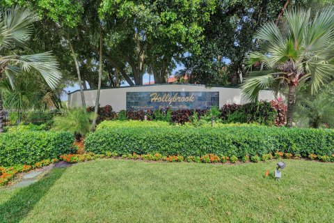 Copropriété à vendre à Pembroke Pines, Floride: 2 chambres, 145.86 m2 № 1104154 - photo 2