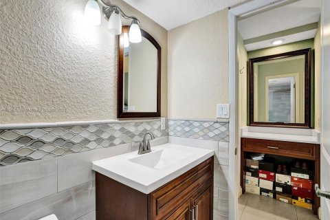 Copropriété à vendre à Pembroke Pines, Floride: 2 chambres, 145.86 m2 № 1104154 - photo 30