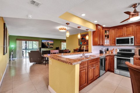 Condo in Pembroke Pines, Florida, 2 bedrooms  № 1104154 - photo 8