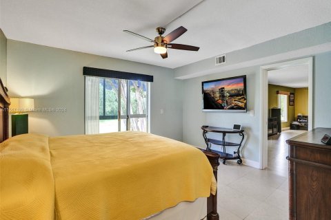 Copropriété à vendre à Pembroke Pines, Floride: 2 chambres, 145.86 m2 № 1104154 - photo 27