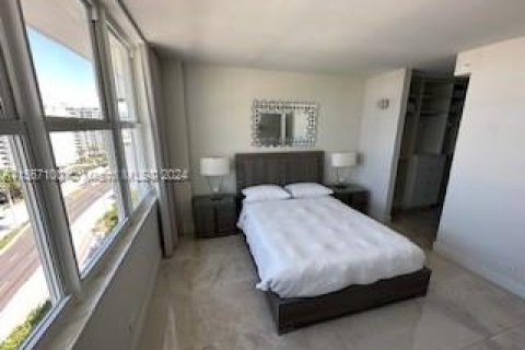 Condo in Miami Beach, Florida, 2 bedrooms  № 1104106 - photo 10