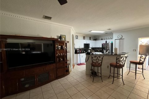 House in Homestead, Florida 5 bedrooms, 265.89 sq.m. № 1316406 - photo 14