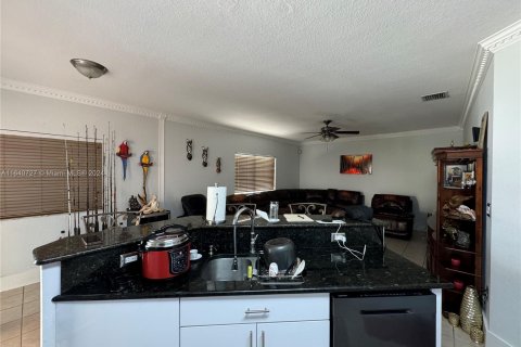 House in Homestead, Florida 5 bedrooms, 265.89 sq.m. № 1316406 - photo 15