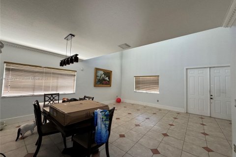 House in Homestead, Florida 5 bedrooms, 265.89 sq.m. № 1316406 - photo 3