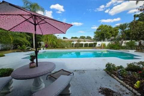 Villa ou maison à vendre à Brandon, Floride: 4 chambres, 233 m2 № 1144754 - photo 11
