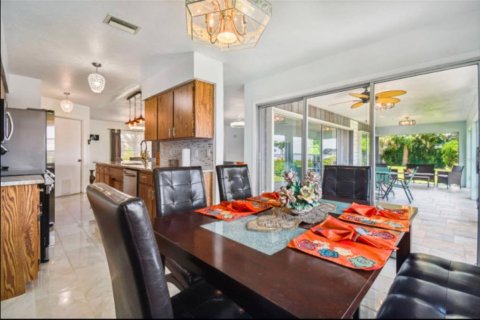 Casa en venta en Port Charlotte, Florida, 3 dormitorios, 157.93 m2 № 577372 - foto 28