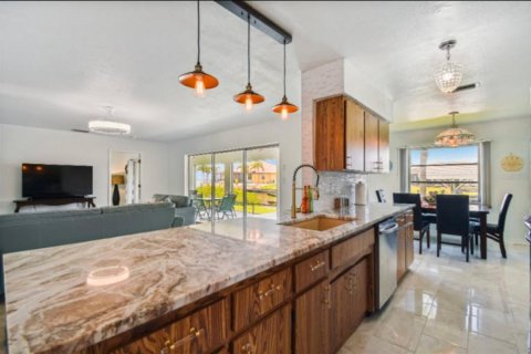 Casa en venta en Port Charlotte, Florida, 3 dormitorios, 157.93 m2 № 577372 - foto 24