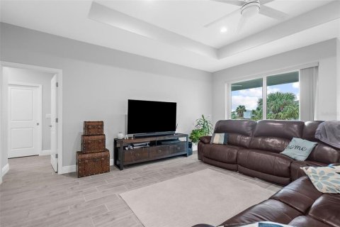 House in Port Charlotte, Florida 3 bedrooms, 154.68 sq.m. № 1424170 - photo 6